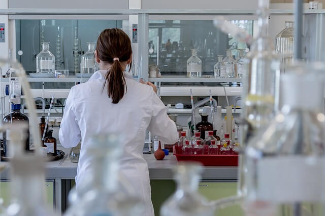 ingeniería química estudiante biología carrera profesional - Carrera de ingenieria quimica